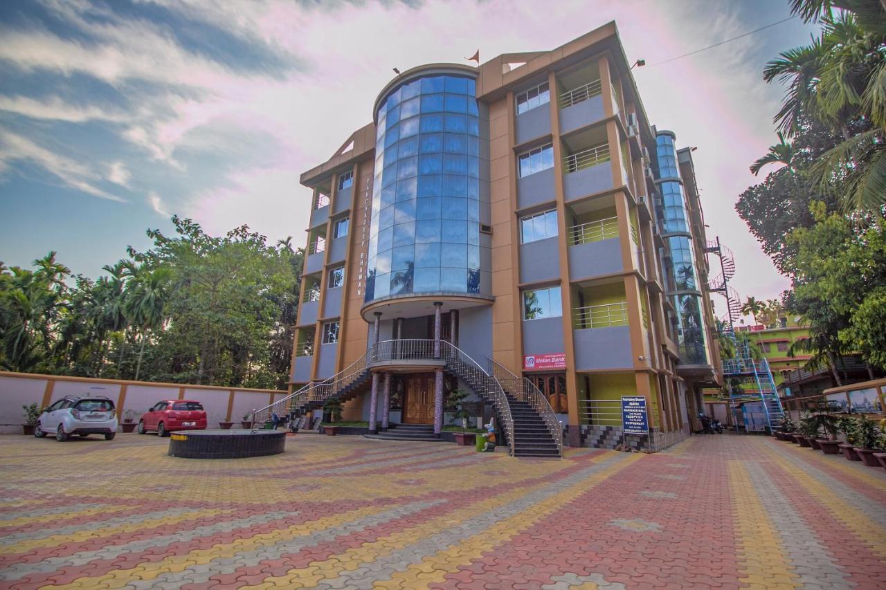 Отель Oyo 29778 Panchadeep Bhawan Falakata Экстерьер фото